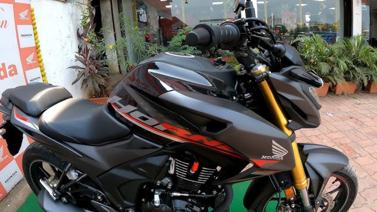 कातिलाना लुक में युवाओ की धड़कने तेज कर रही Honda Hornet 2.0 बाइक, मिल रहे भरपूर एडवांस फीचर्स